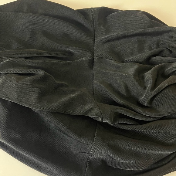 Chico’s Travelers Black Slinky Pull On Cropped Wide Leg Pants Size 2/Large - Picture 4 of 8